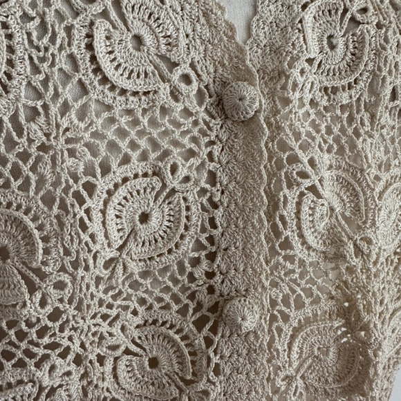 Vintage 1970s Hand Crocheted Open Knit Button Front Short Sleeve Cardigan Top M? - Picture 3 of 12